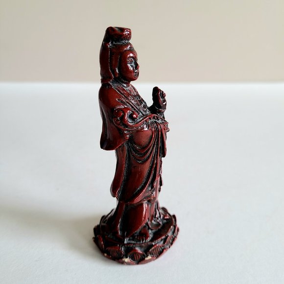 Kwan Yin red resin Buddha figurine. Home decor. Carved Art. - Picture 3 of 7